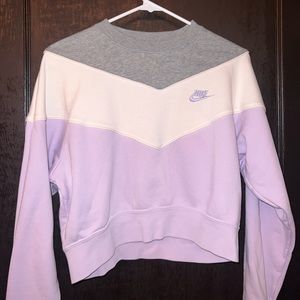womens pastel nike crewneck size M